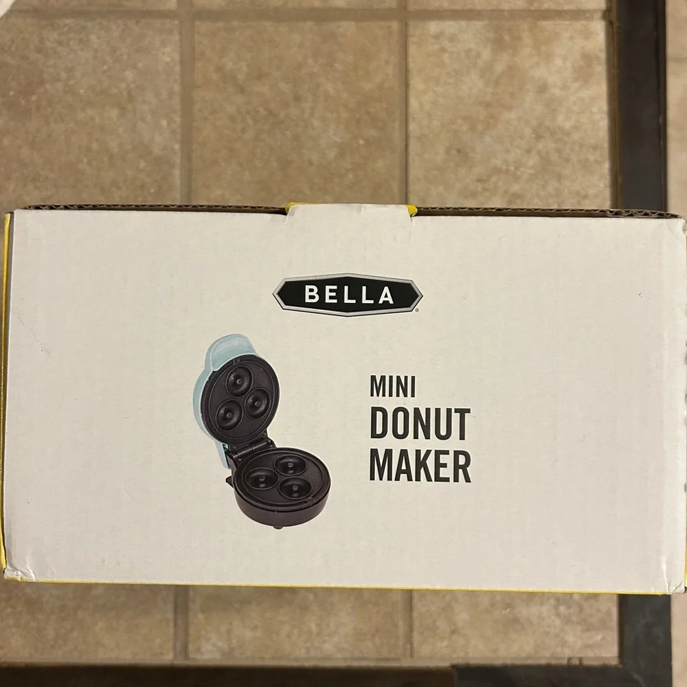 NWT BELLA Mini Donut Maker